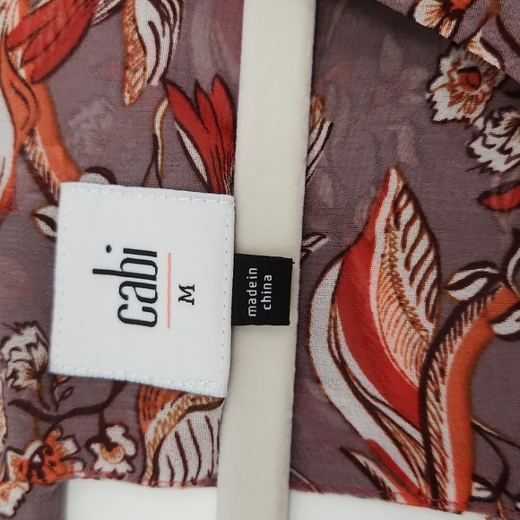 Beautiful Cabi sleeveless peplum top. Dusty lavender color with bird pattern. - Picture 4 of 6